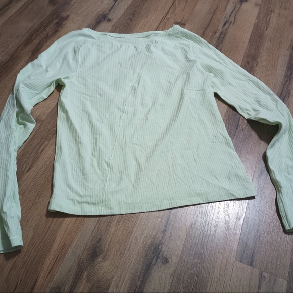 Lululemon top - Picture 2 of 5